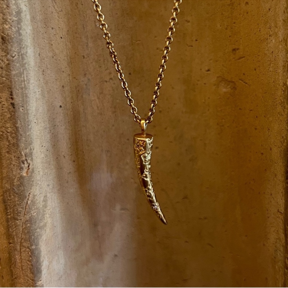 Me & Ro Gold Horn Necklace